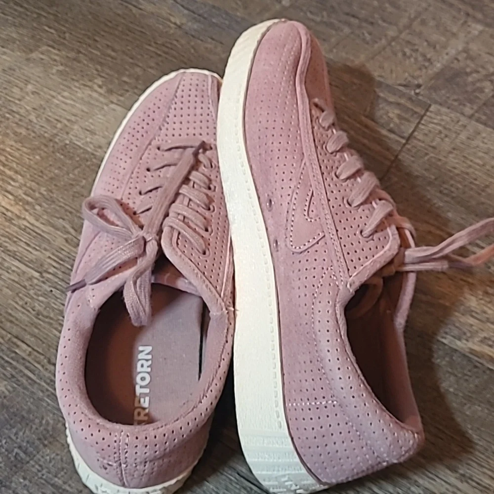 TRETORN Blush Mauve  Size 8.5 Suede Like Lace Fashion Sneaker